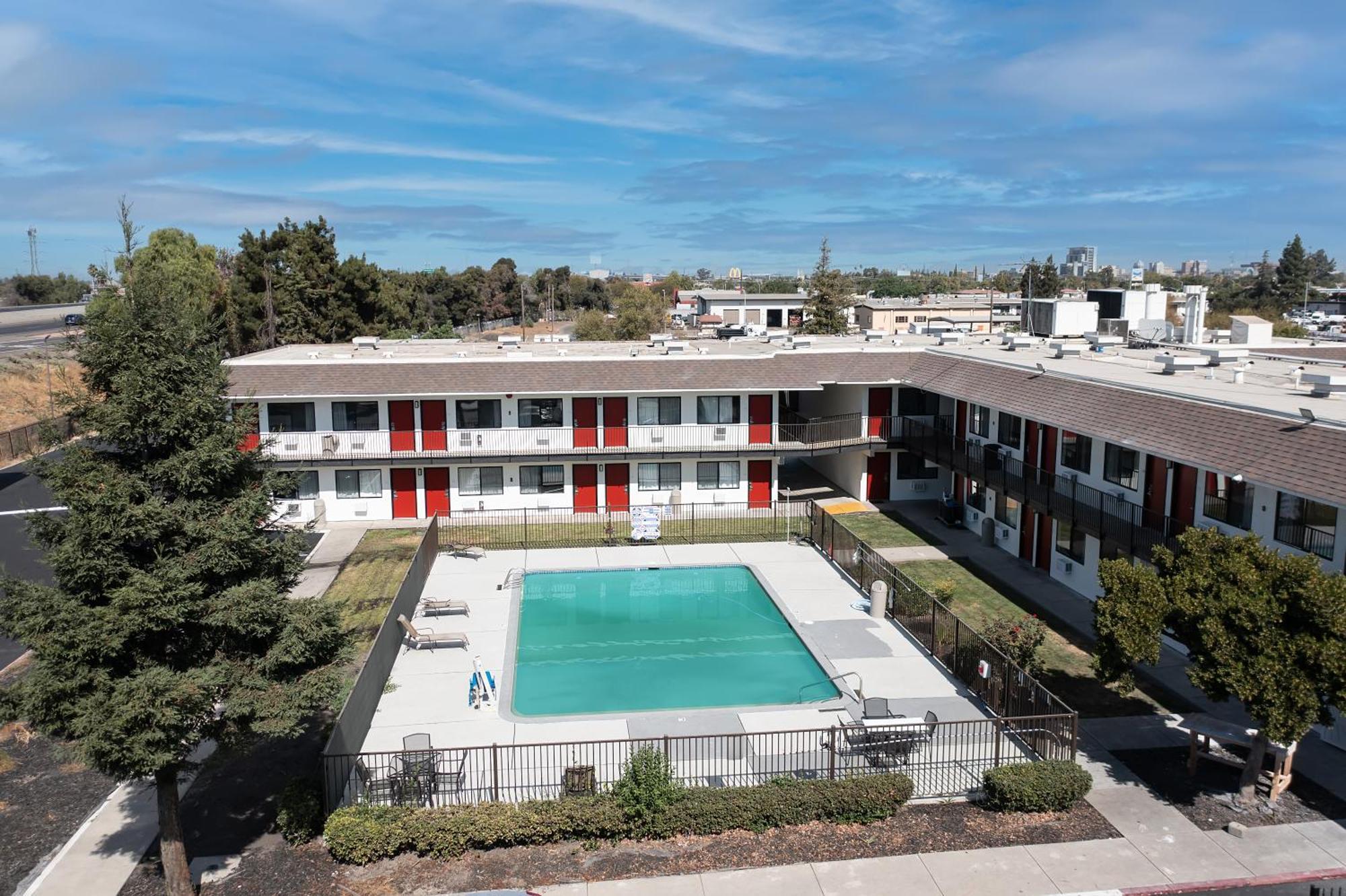 Econo Lodge Stockton Near I-5 Fairgrounds Exterior photo
