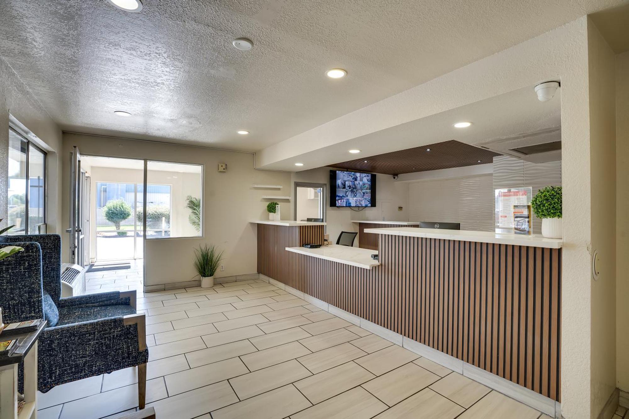 Econo Lodge Stockton Near I-5 Fairgrounds Exterior photo