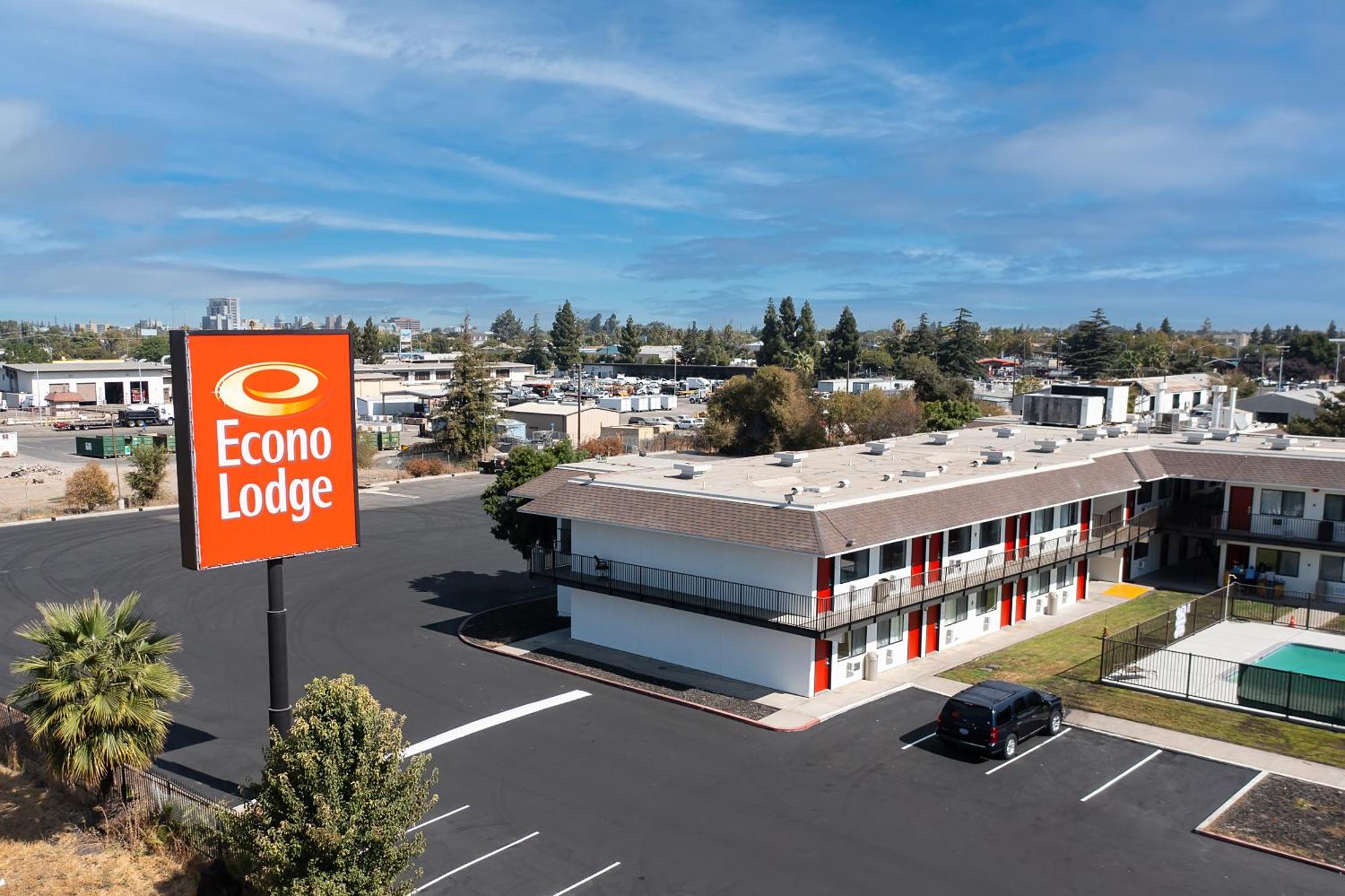 Econo Lodge Stockton Near I-5 Fairgrounds Exterior photo