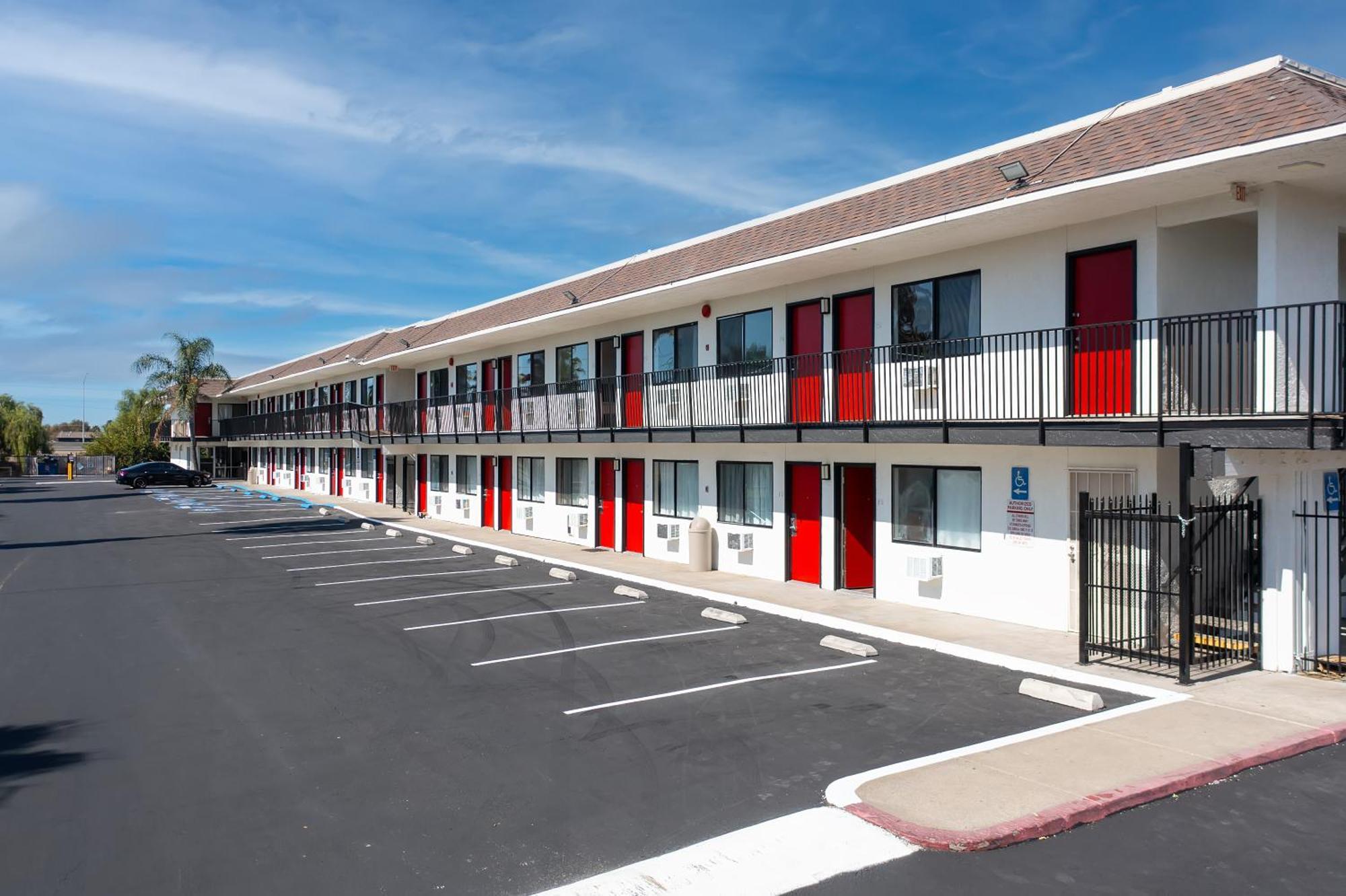 Econo Lodge Stockton Near I-5 Fairgrounds Exterior photo