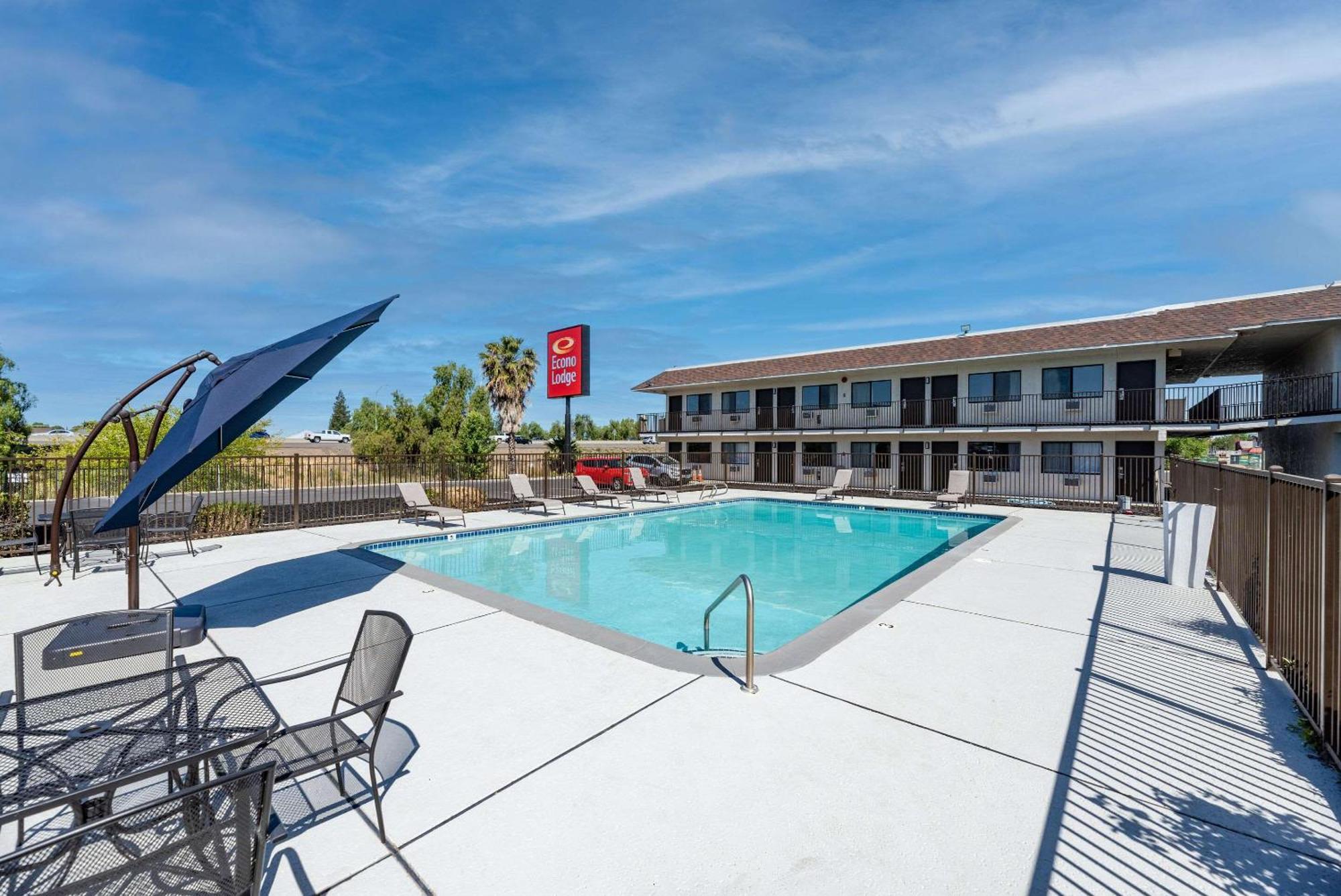 Econo Lodge Stockton Near I-5 Fairgrounds Exterior photo