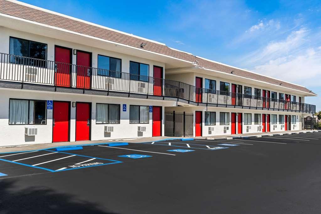 Econo Lodge Stockton Near I-5 Fairgrounds Exterior photo