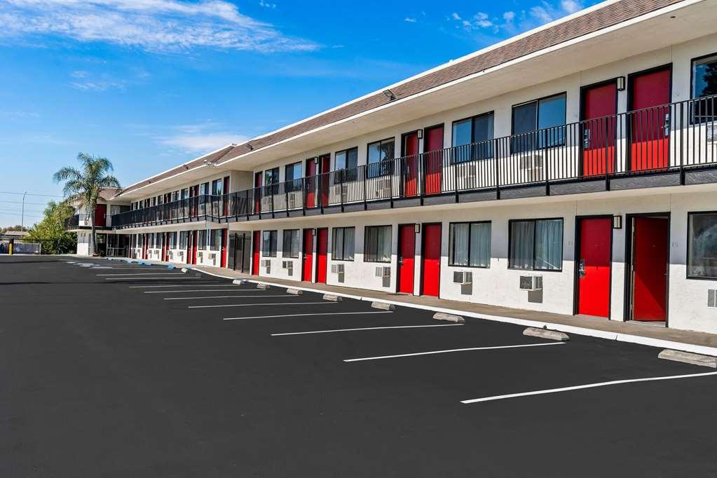 Econo Lodge Stockton Near I-5 Fairgrounds Exterior photo