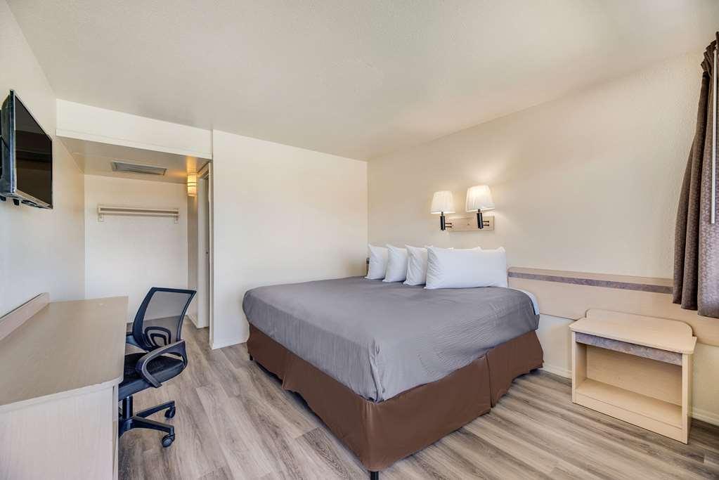 Econo Lodge Stockton Near I-5 Fairgrounds Room photo